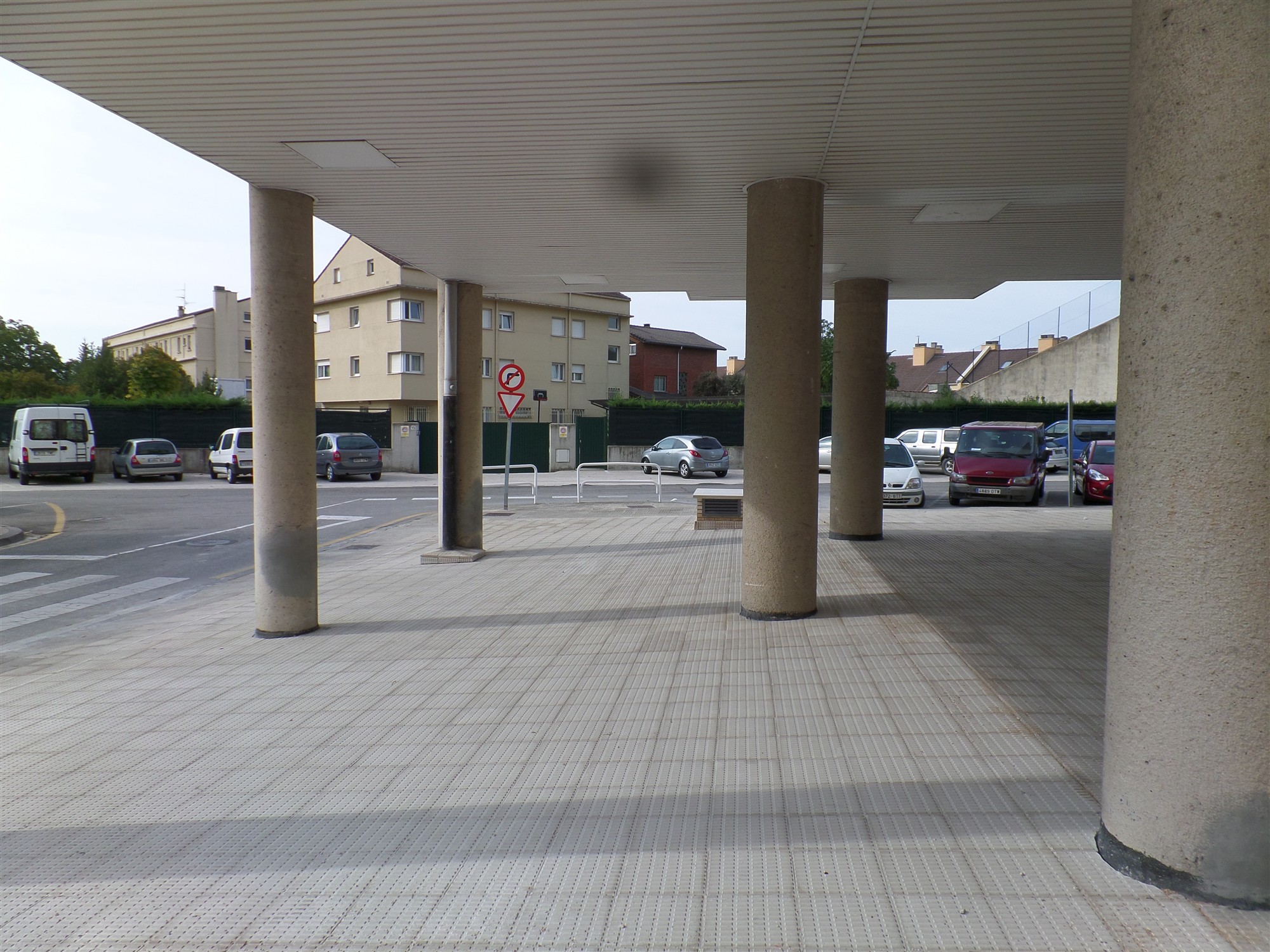 Impermeabilización de suelo de baldosas en comunidad de vecinos