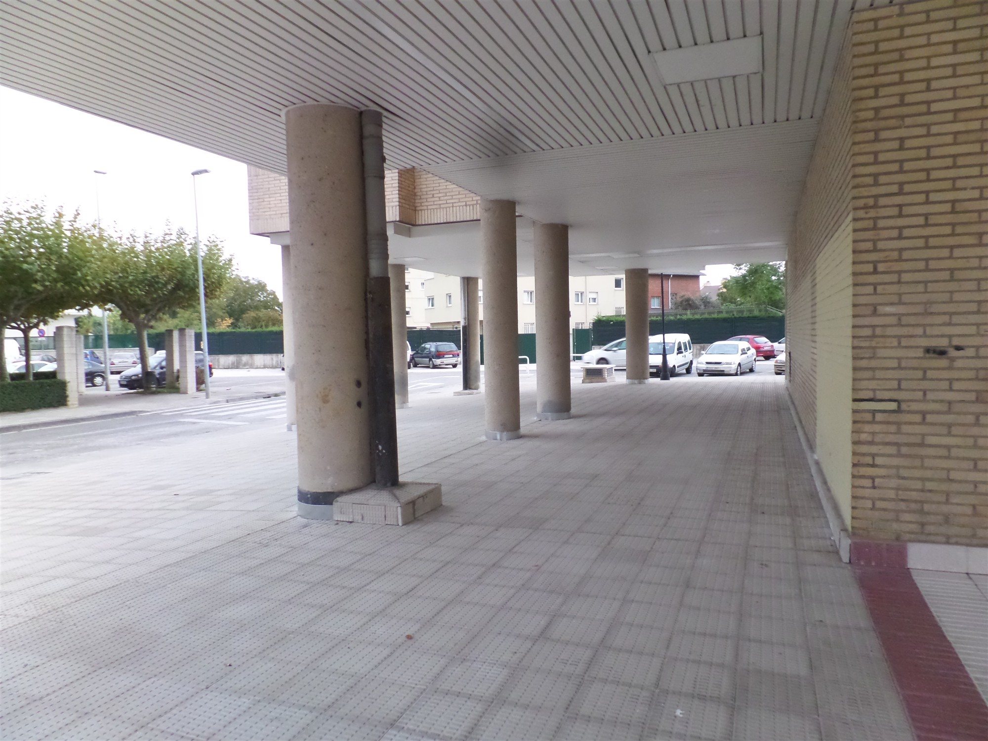 Impermeabilización de suelo de baldosas en comunidad de vecinos